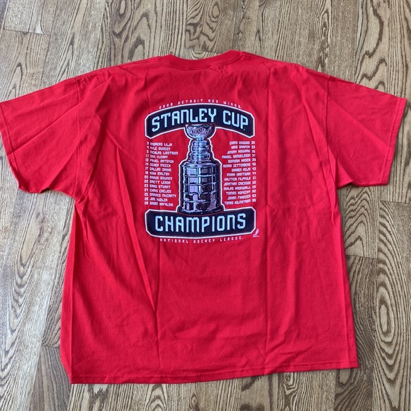 Detroit Red Wings Stanley Cup Final Tee NWOT XL 2008 Champions Hologram - Picture 7 of 10